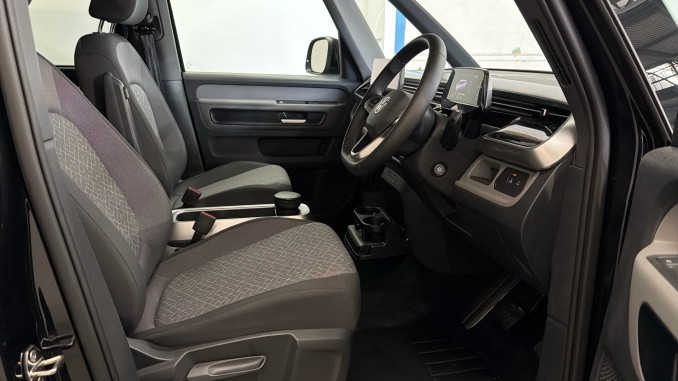 Volkswagen ID. Buzz 210kW Life Pro 86kWh 5dr LWB Auto [7 Seat] Electric Estate - Image 13